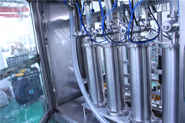 Машина для наполнения яблочного джема